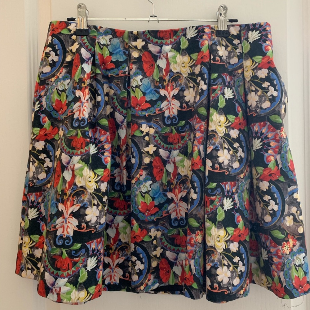 Alice & Olivia skirt with pockets!